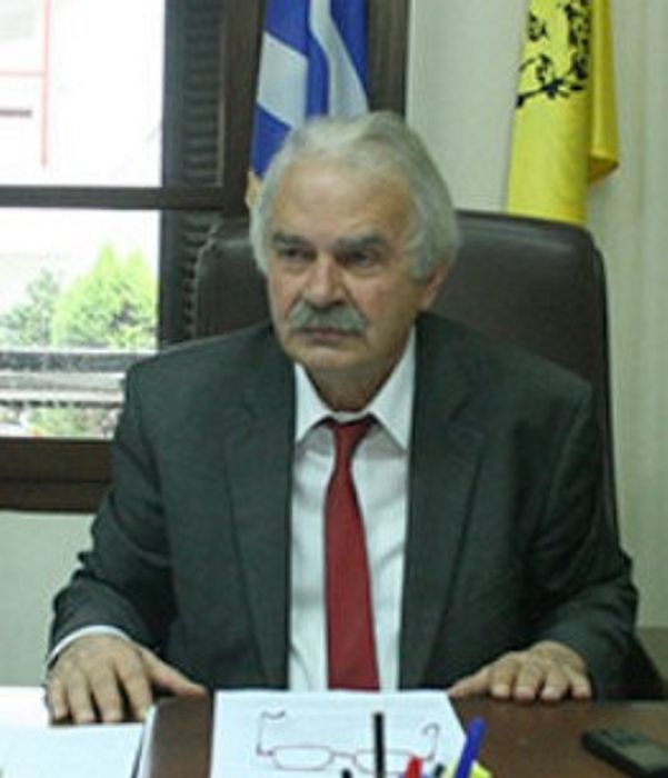 Άριστα τα αποτελέσματα από τη δοκιμαστική  λειτουργία του νέου διυλιστηρίου Κρεστένων. Την πλήρη ικανοποίησή του εξέφρασε ο Δήμαρχος Ανδρίτσαινας-Κρεστένων Σάκης Μπαλιούκος