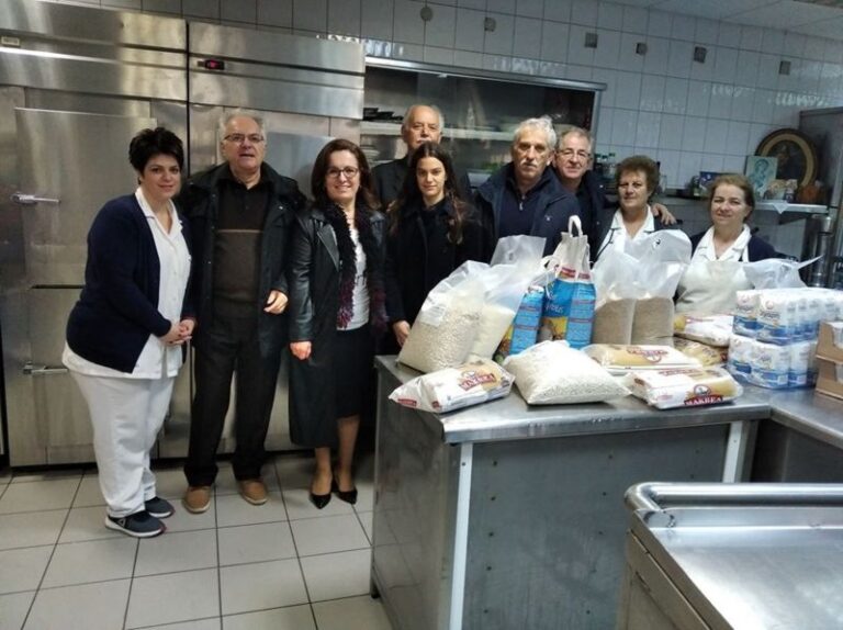 Προσφορά αγάπης στο Άσυλο Ανιάτων από τον Πολιτιστικό Σύλλογο Τραπεζικών Ηλείας