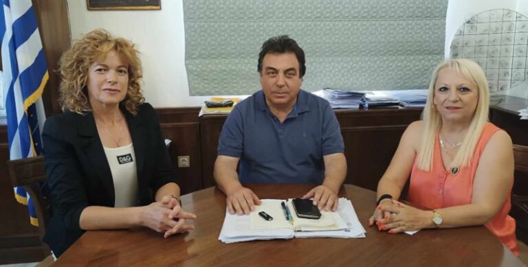 Υποψήφιες με τον συνδυασμό του Δημάρχου Πύργου Παν. Αντωνακόπουλου η Σοφία Κατσιροπούλου και η Σοφία Κίτσου