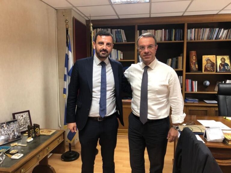 Ο Ανδρ. Νικολακόπουλος συναντήθηκε με τον Υπουργό Οικονομίας και του έθεσε θέματα που βρίσκονται σε εκκρεμότητα για την Ηλεία.