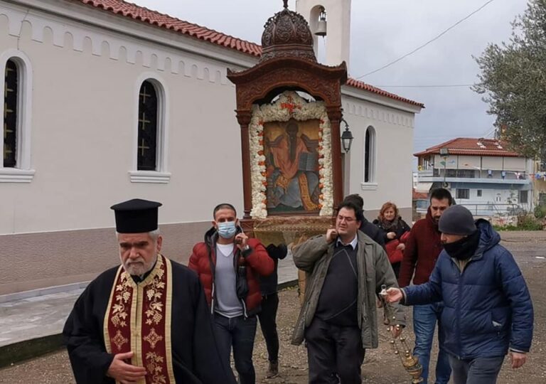 Πύργος: Μεταφέρθηκε η εικόνα του Πολιούχου του Πύργου, Ιερομάρτυρος Αγίου Χαραλάμπους στον Ι. Ν. Αγ. Κυριακής