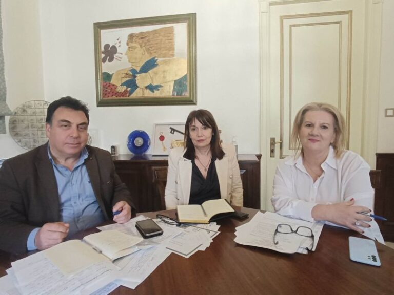 Συνάντηση Δημάρχου Πύργου με την καθηγήτρια του ΕΜΠ Βασιλική Τσουκαλα για την πορεία του Ερευνητικού Προγράμματος EWS_CoCoFlood στον Αλφειό ποταμό
