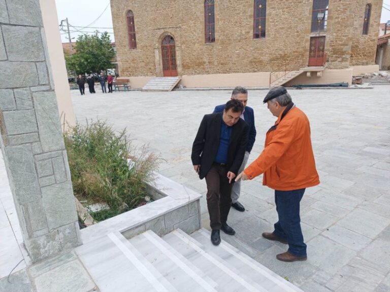 Ο Δήμαρχος Πύργου Παν. Αντωνακόπουλος στα έργα ανάπλασης της κεντρικής πλατείας του Ελαιώνα: «Αντιμετωπίζουμε όλους τους δημότες μας ισότιμα»