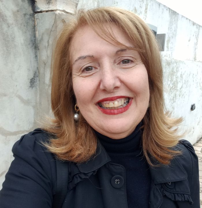 «….Κι ένα τέταρτο μητέρας αρκεί για δέκα ζωές, και πάλι κάτι θα περισσέψει. Που να το ανακράξεις σε στιγμή μεγάλου κινδύνου…»  Οδυσσέας Ελύτης, Εκ του πλησίον. Άρθρο της Αγγελικής Πετρόγιαννη