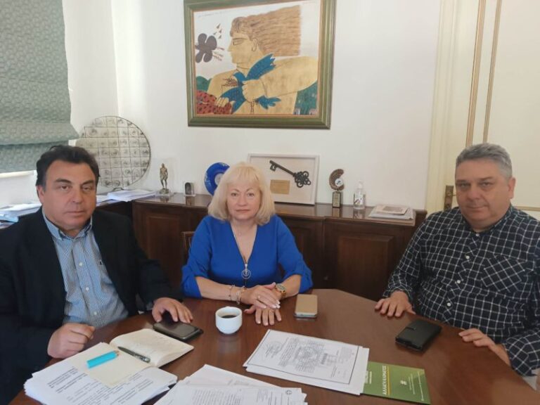 Συνάντηση δημάρχου Πύργου με την πρόεδρο της κοινότητας Κορακοχωρίου – Ξεκινούν έργα καθαρισμού και επέκτασης ηλεκτροφωτισμού