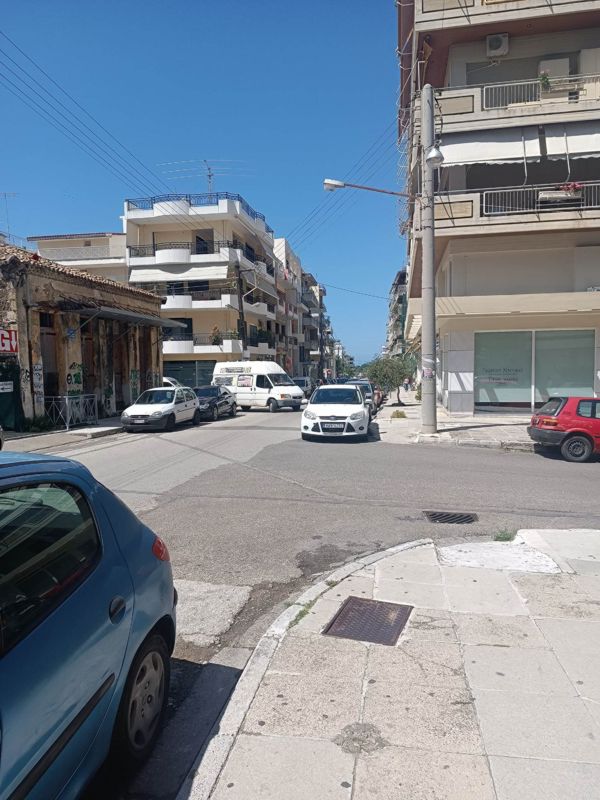 Υπεγράφη η σύμβαση για την ανάπλαση της οδού 28ης Οκτωβρίου – Τι προβλέπει η ανάπλαση – Παν. Αντωνακόπουλος: «Το αίτημα δεκαετιών γίνεται πραγματικότητα»