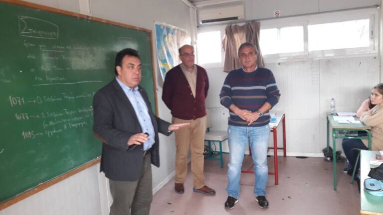 Επίσκεψη Αντωνακόπουλου στις σχολικές δομές του Καράτουλα