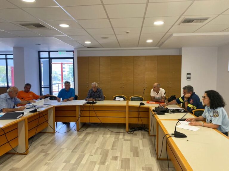 Συνεδρίασε υπό την προεδρία του Δημάρχου Ήλιδας κ. Γιάννη Λυμπέρη η Ομάδα Εργασίας για  την οργανωμένη προληπτική απομάκρυνση πολιτών του δήμου σε περίπτωση εκδήλωσης δασικής πυρκαγιάς