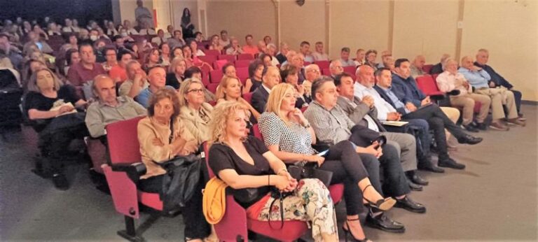 Με επιτυχία παρουσιάστηκε στον Πύργο το βιβλίο του Ηλείου συνθέτη Ηλία Ανδριόπουλου «Σκηνές και Εικόνες μιας Εποχής»