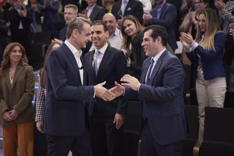 Μητσοτάκης για το νέος υγειονομικό χάρτη: Δεν κλείνει καμία δομή. Ξανασκεφτόμαστε τις υφιστάμενες δομές με πιο αποτελεσματικό τρόπο.