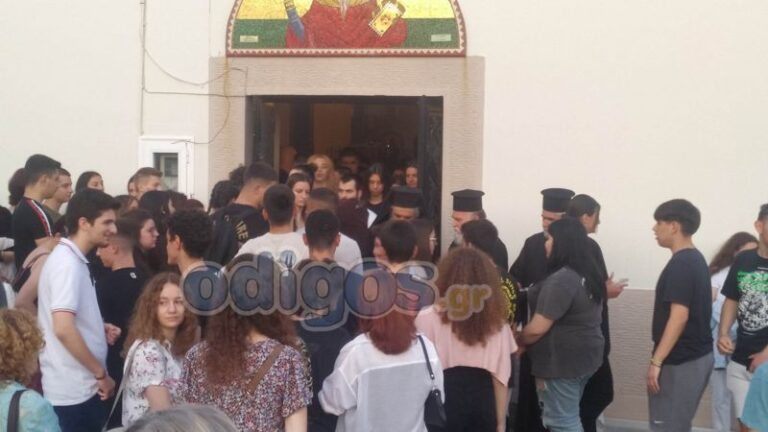 (ΦΩΤΟ): Κατάμεστος ο Άγιος Χαράλαμπος στην Ιερά Παράκληση για τους υποψηφίους των Πανελλαδικών