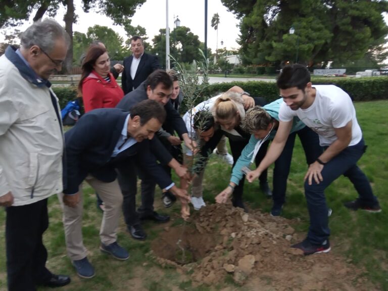 Οι ρίζες που ενώνουν…! Εθελοντές του lets do it  συναντήθηκαν με τον Αντιπεριφερειάρχη κ. Κοροβέση, το Δήμαρχο Πύργου και εθελοντές της Ηλείας!
