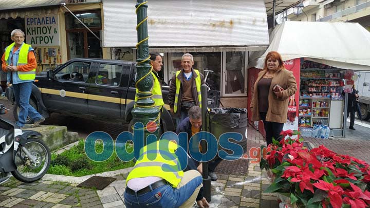 Πύργος: Τοποθετήθηκαν νέοι κάδοι απορριμάτων πεζοδρομίου στο κέντρο της Πόλης