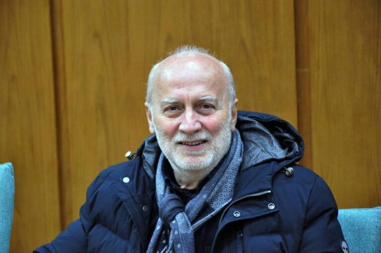 Χρήστος Αθανάσουλας: Η ταμίας που χάριζε…