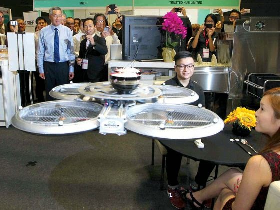 Drone σερβίρουν πελάτες σε εστιατόριο της Σιγκαπούρης!