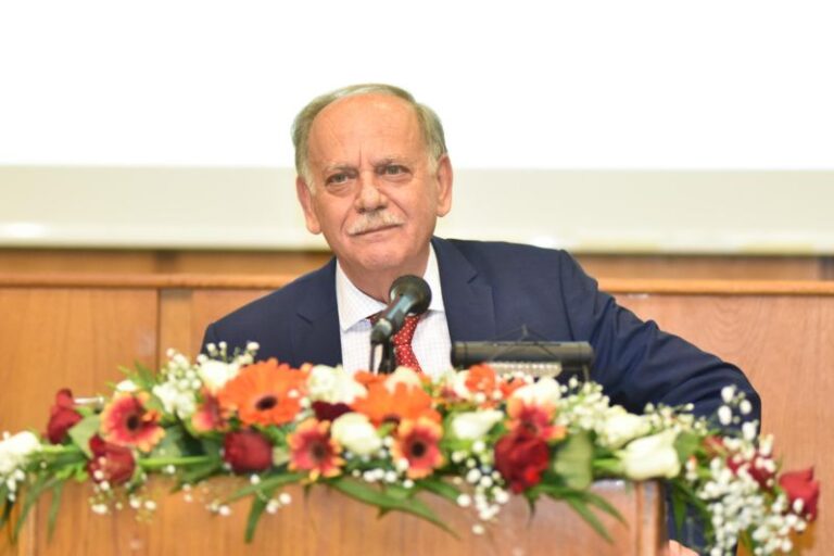 Καράμπελας σε Αντωνακόπουλο: "Απέβαλε την υβριστική, την εριστική και αλαζονική συμπεριφορά σου"