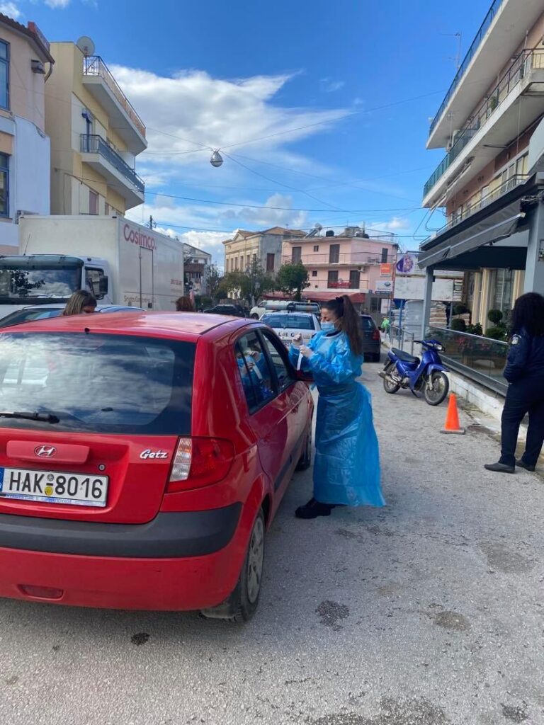 Drive-Through :Αρνητικά και τα 100 δείγματα που συλλέχθηκαν στα Λεχαινά. Στην Ανδραβίδα αύριο ο ΕΟΔΥ