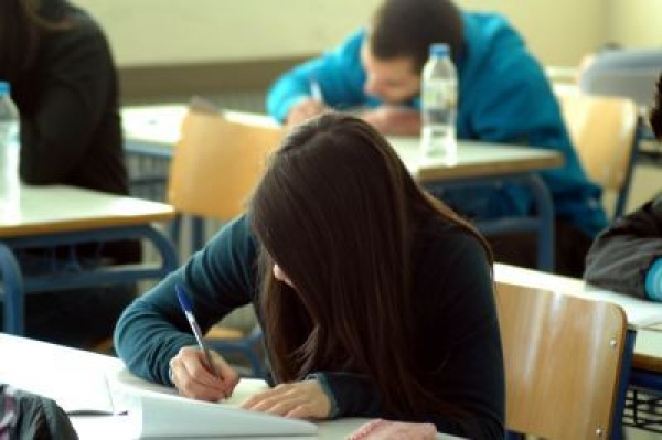 Τα σημερινά θέματα των Πανελλαδικών Εξετάσεων στα Νέα Ελληνικά των ΕΠΑΛ