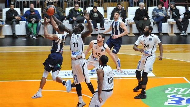 Άλωσε την Πάτρα ο Κόροιβος και παραμένει ζωντανός.