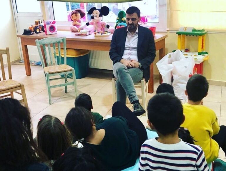 Αγάπη  στοργή και μια ζεστή αγκαλιά για τα παιδιά !!