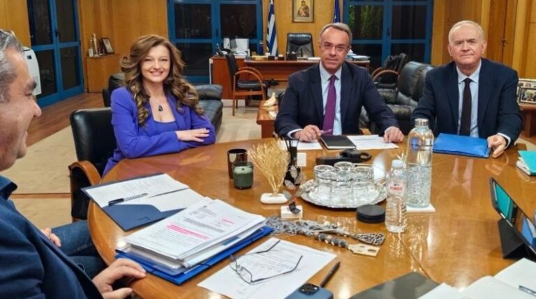 Συνάντηση των Βουλευτών Δ. Αυγερινοπούλου και Ι. Λαμπρόπουλου με τον Υπουργό Υποδομών, Χ. Σταϊκούρα:  Ενημερώθηκαν για το έργο της Πατρών-Πύργου και τις εξελίξεις για την σύνδεση με Καλό Νερό-Τσακώνα