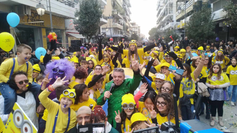 Πύργος: Χιλιάδες κόσμου στην εντυπωσιακή καρναβαλική παρέλαση (φωτο)