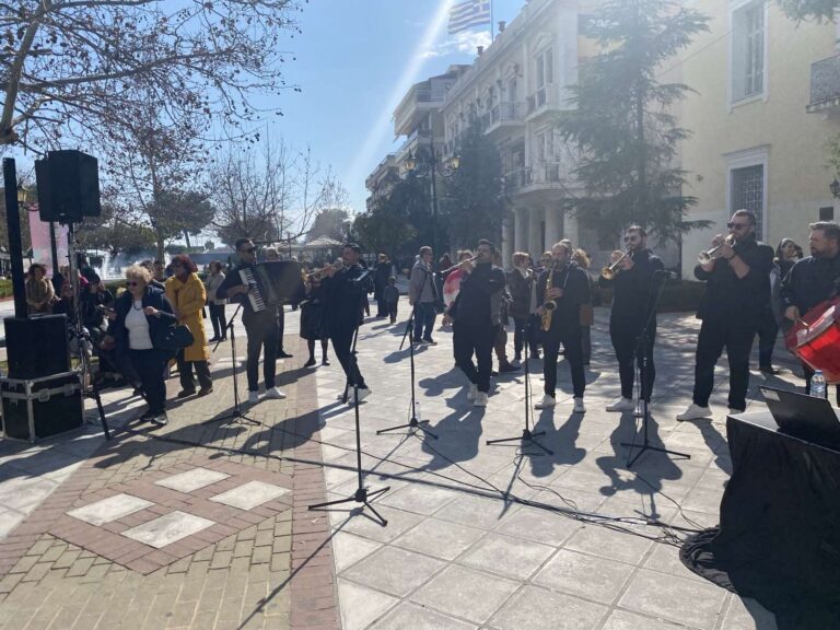Πύργος: Μουσική Περατζάδα και Γαϊτανάκι κέρδισαν το ενδιαφέρον του κόσμου