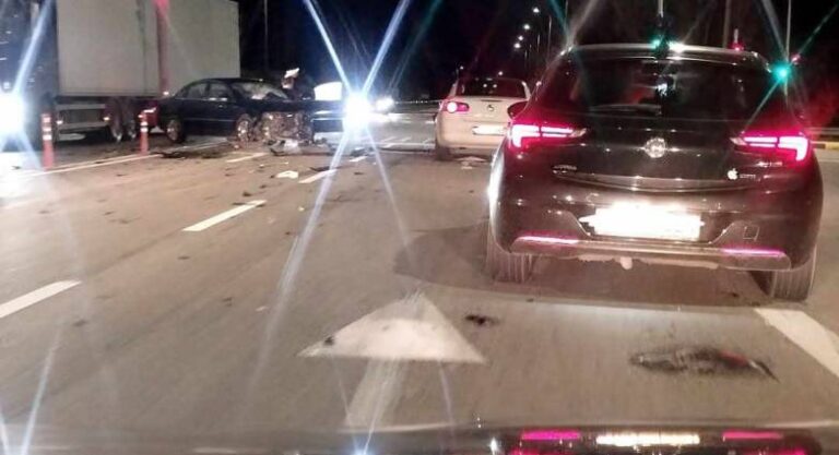 Σοβαρό τροχαίο στην Πατρών-Πύργου.  Τρεις τραυματίες
