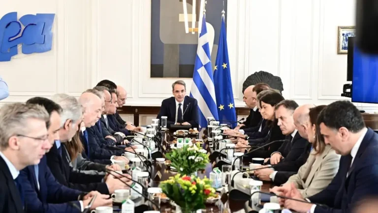 Live News: Ποιοι αποχωρούν και ποιοι θα αναβαθμιστούν στον ανασχηματισμό της Κυβέρνησης