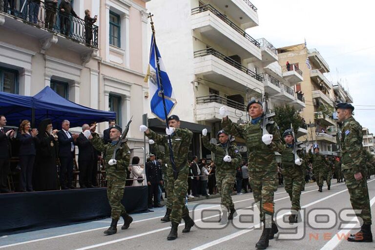 ΦΩΤΟ: Με λαμπρότητα κορυφώθηκαν με την παρέλαση οι εορταστικές εκδηλώσεις της 25ης Μαρτίου στον Πύργο