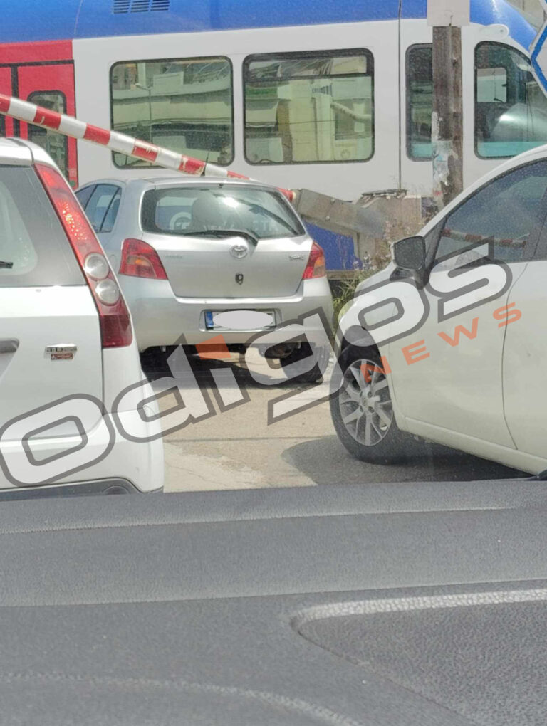 Ένα ακόμα επικό παρκάρισμα στον Πύργο – Έβαλε το αμάξι του κάτω από τις μπάρες
