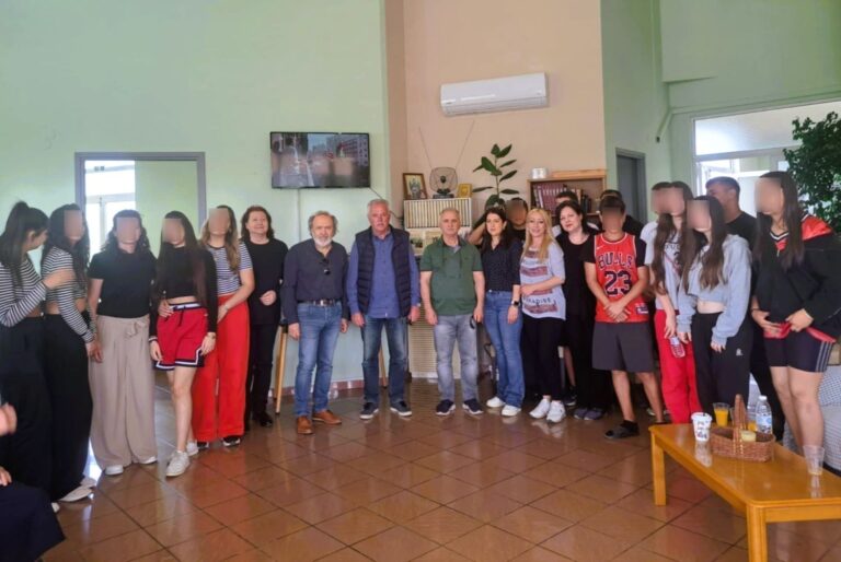 Μαθητές του 3ου Γυμνασίου Αμαλιάδας προχώρησαν σε Δράση Αλληλεγγύης για τους Ηλικιωμένους του Δήμου Ήλιδας