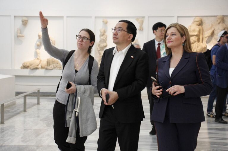 Μήνυμα Φιλίας και  Συνεργασίας από την Επίσκεψη του Πρέσβη της Κίνας στην Αρχαία Ολυμπία – Ενίσχυση των Δεσμών Ελλάδας–Κίνας