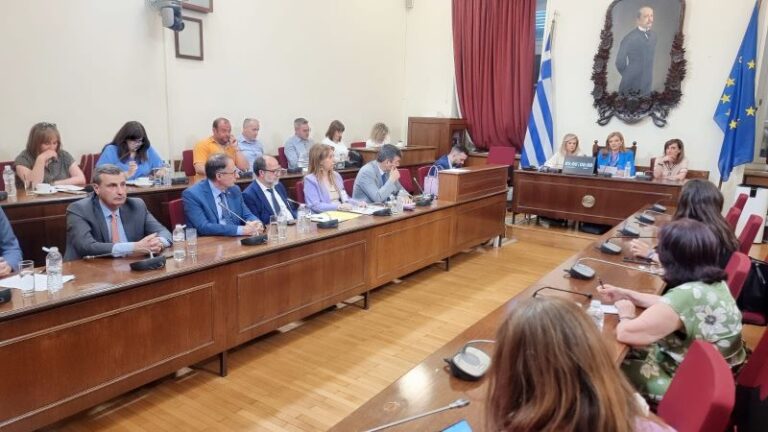 «Κάπνισμα, άτμισμα και ρύπανση περιβάλλοντος» στην κοινή συνεδρίαση των Επιτροπών Προστασίας Περιβάλλοντος και Κοινωνικών Υποθέσεων της Βουλής υπό την προεδρία της Δρος. Διονυσίας-Θεοδώρας Αυγερινοπούλου