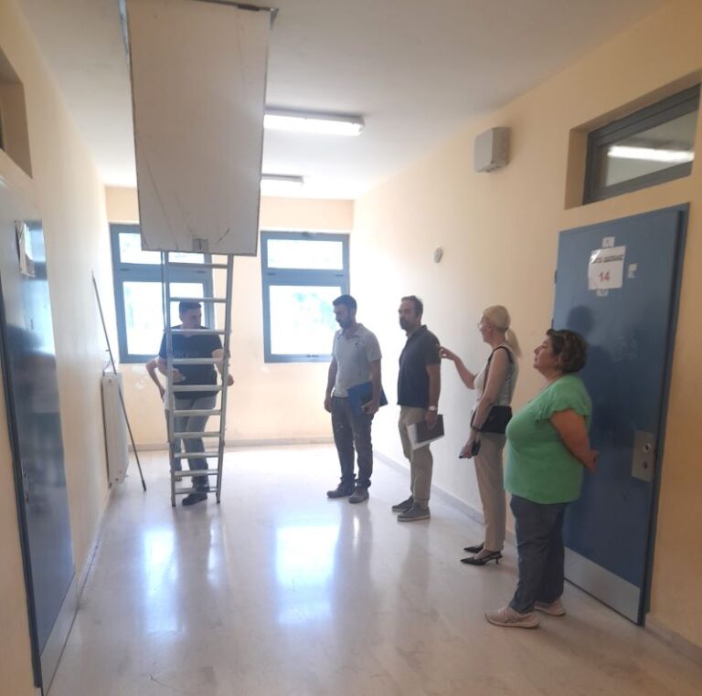 Εργασίες ανακαίνισης στο ΕΠΑΛ Κρεστένων. Έγινε αυτοψία από στελέχη της αναδόχου εταιρείας και του Δήμου Ανδρίτσαινας-Κρεστένων